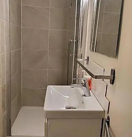 Cozy Attic Clichy Levallois 3* Paris